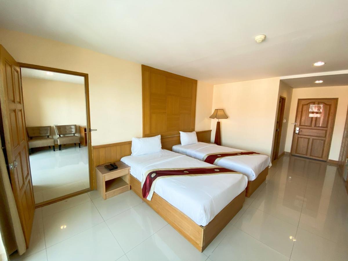 Metro Point Bangkok Hotel Bagian luar foto