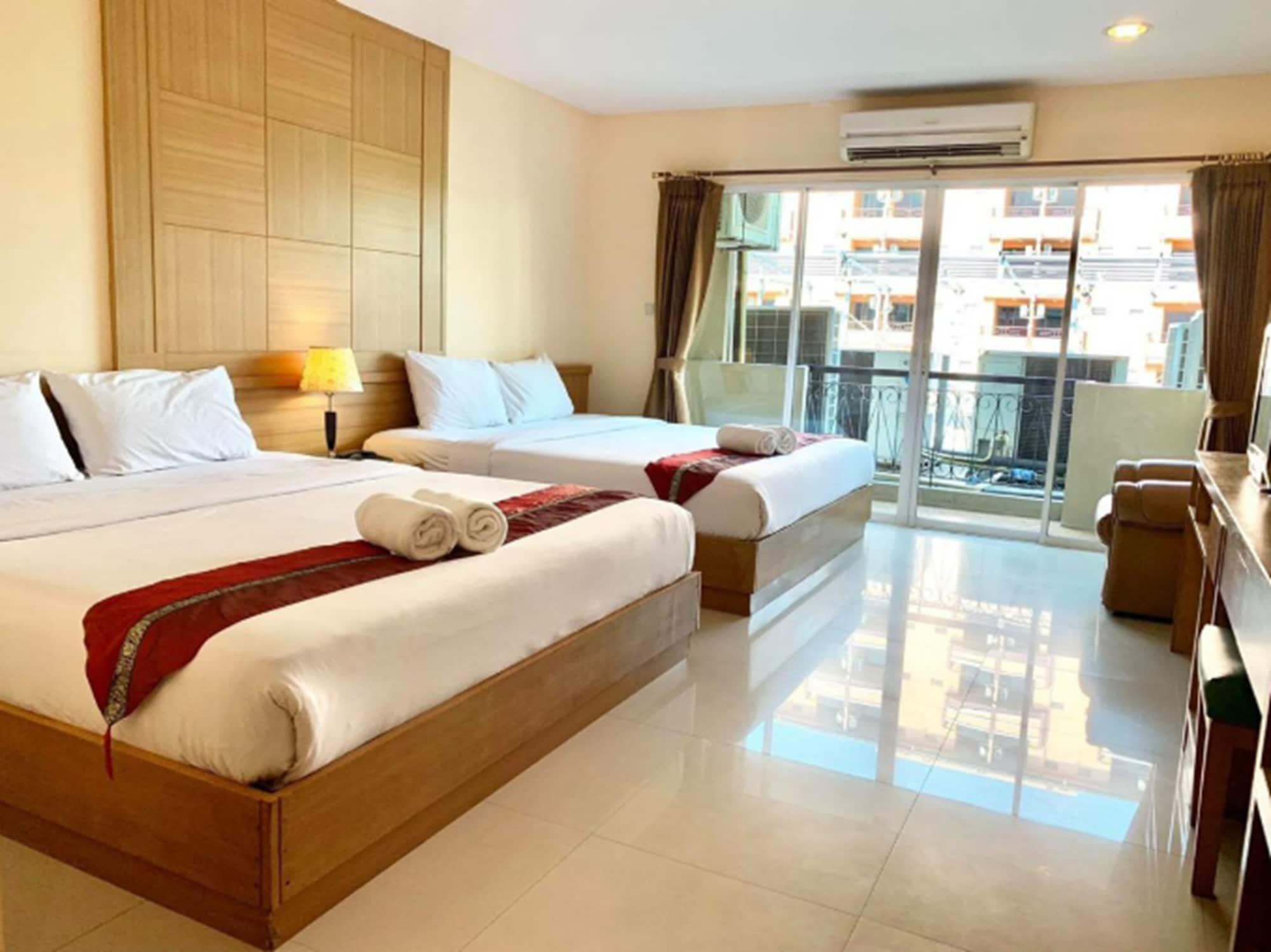 Metro Point Bangkok Hotel Bagian luar foto