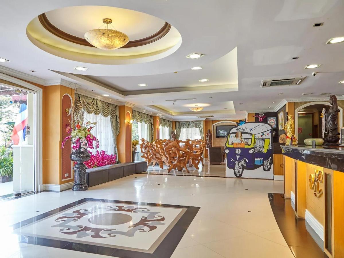 Metro Point Bangkok Hotel Bagian luar foto