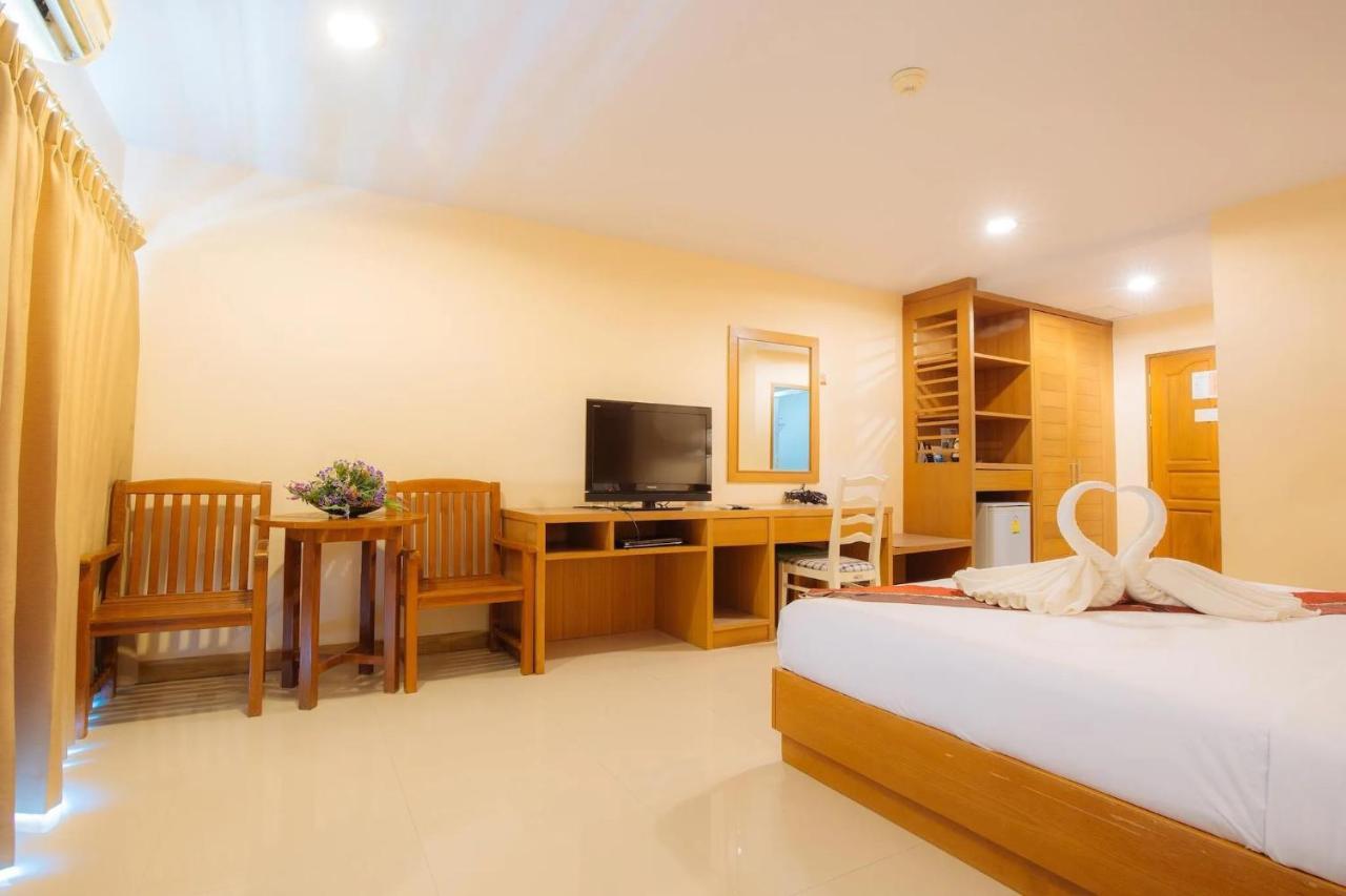 Metro Point Bangkok Hotel Bagian luar foto