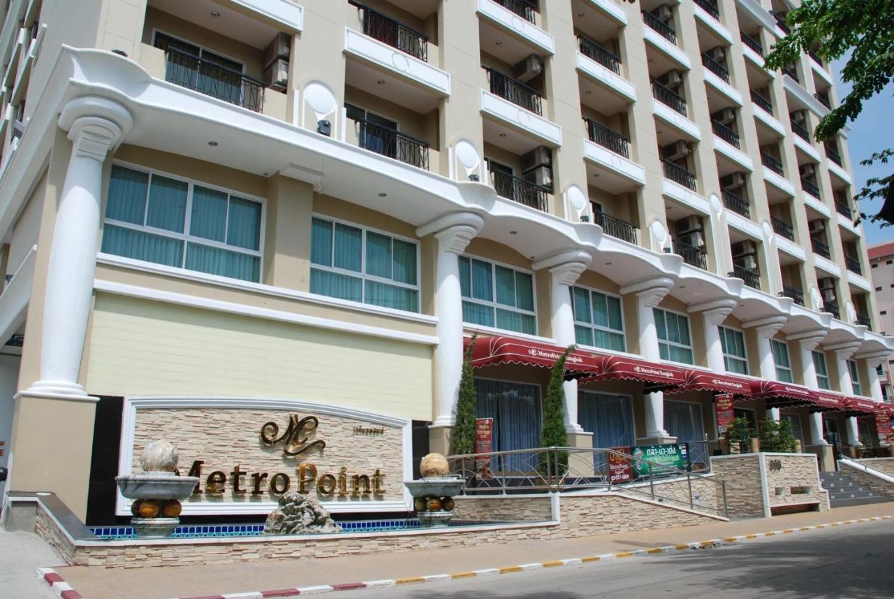 Metro Point Bangkok Hotel Bagian luar foto