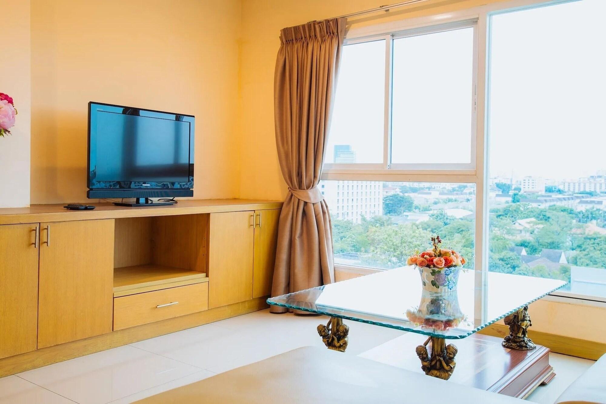 Metro Point Bangkok Hotel Bagian luar foto