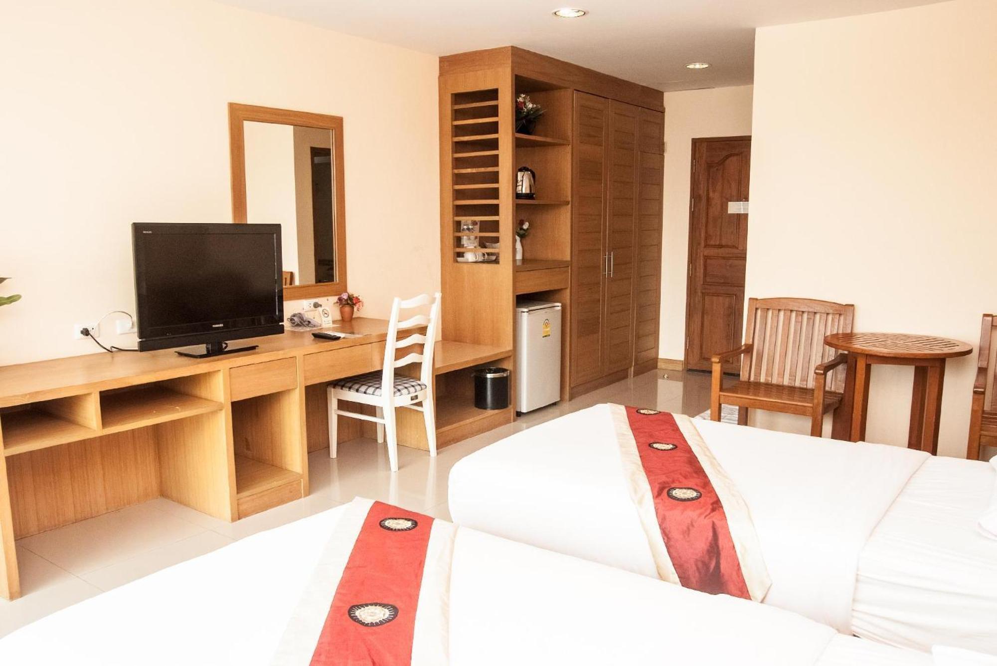 Metro Point Bangkok Hotel Bagian luar foto