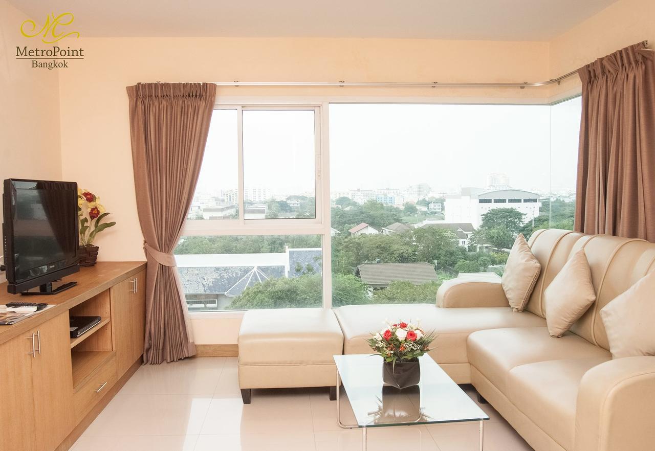Metro Point Bangkok Hotel Bagian luar foto